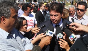 Senador Wilder em entrevista a vários veículos, advertindo a presidente Dilma sobre o caos econômico que a MP 599 vai gerar aos estados mais pobres